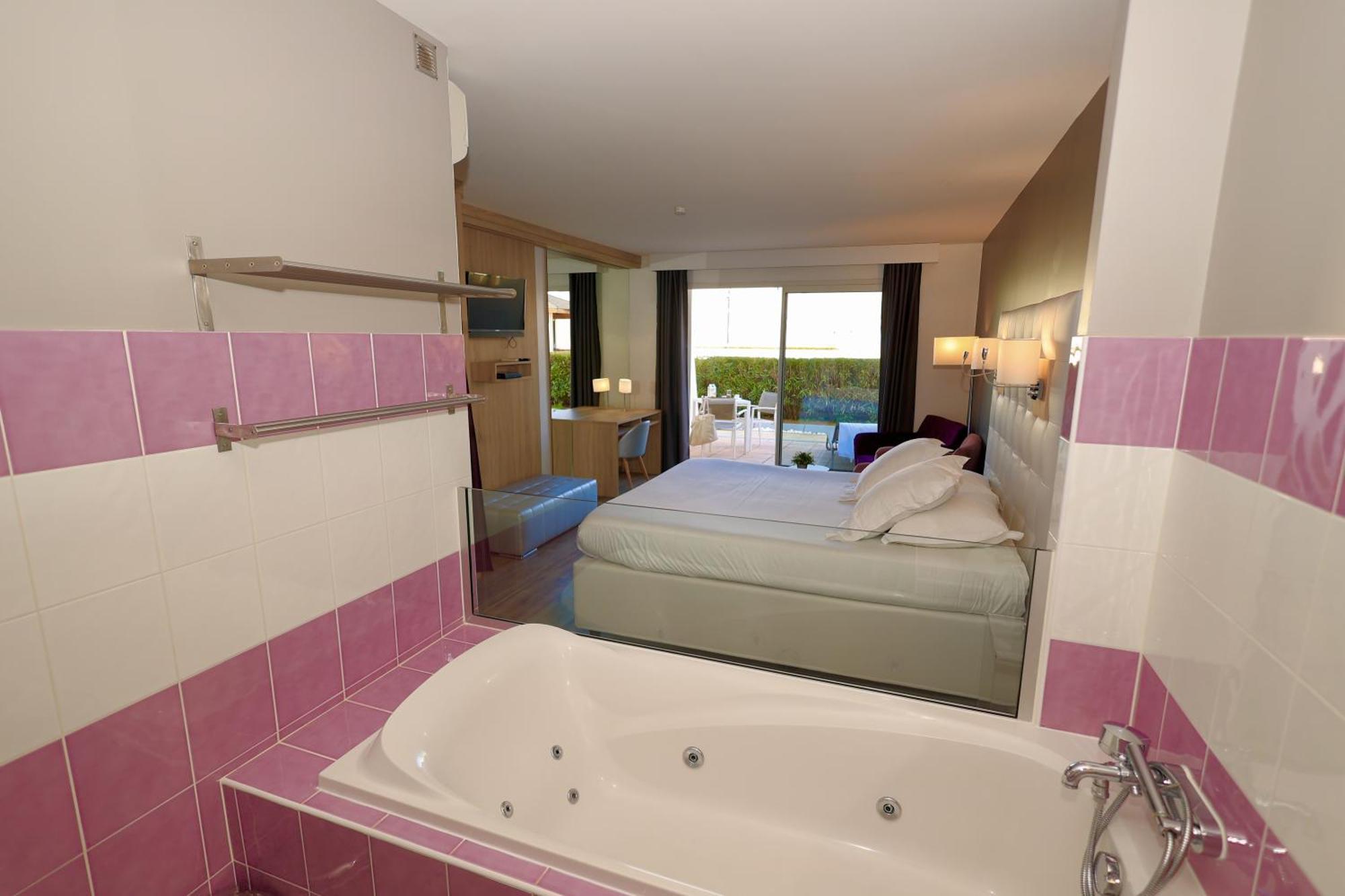 Le Jardin D'eden Réservé Aux Couples Hotel